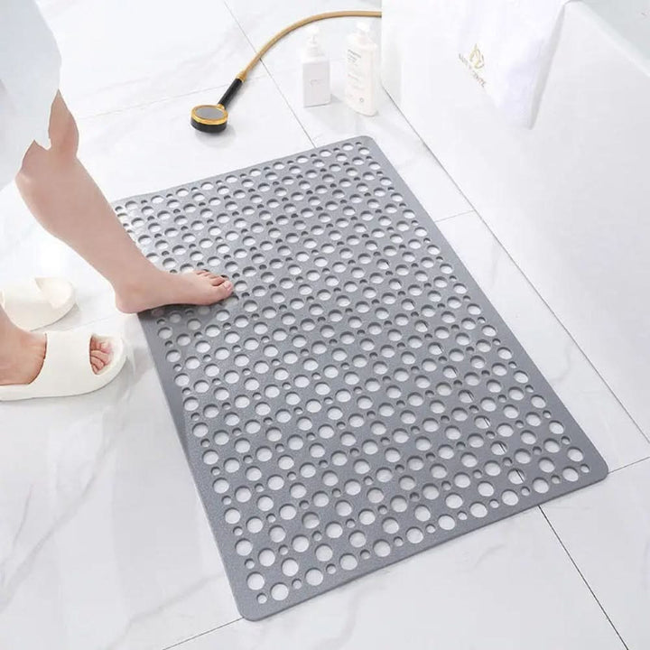 Sichere Duschmatte für Senioren & Familien; rutschfeste Badematte SAFEBATH bietet Schutz im Badezimmer.