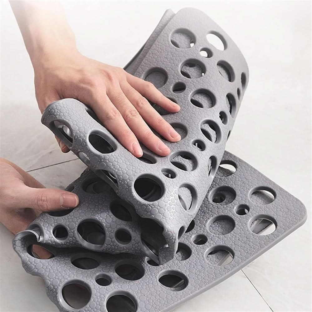 Zuverlässige Rutschfestigkeit mit der SAFEBATH Badematte; PVC-Antirutschmatte für sicheres Badezimmer.