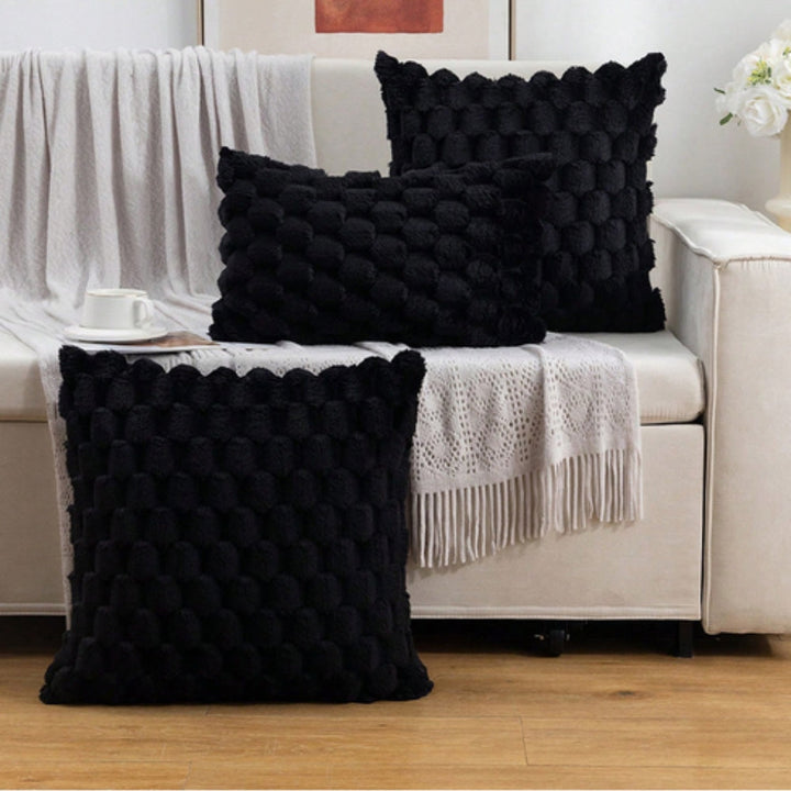 Dekorativer Samtbezug, Plüsch-Look, für Kissen auf Sofa oder Bett, Gemütlichkeit.