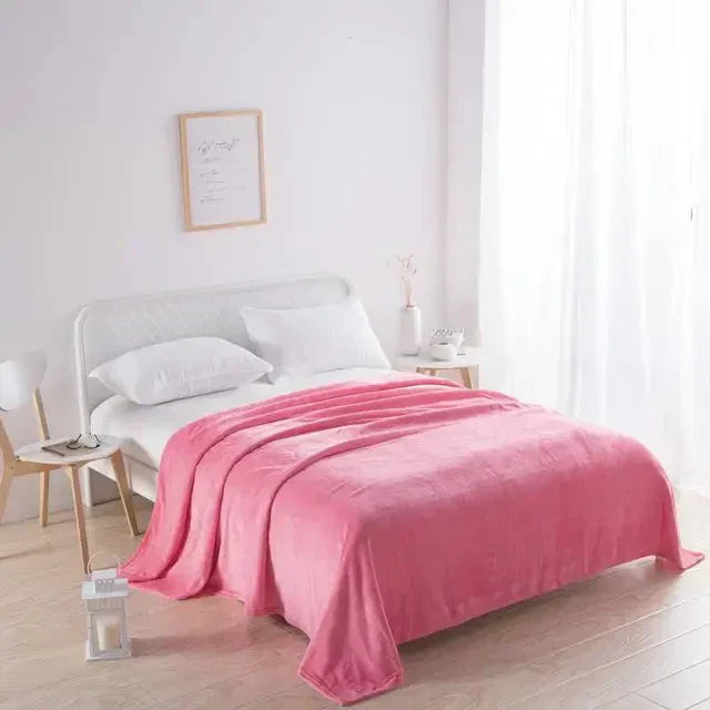 Samt Kuscheldecke VelvetLux für Sofa, weich & warm. Perfekt für gemütliche Abende zuhause.