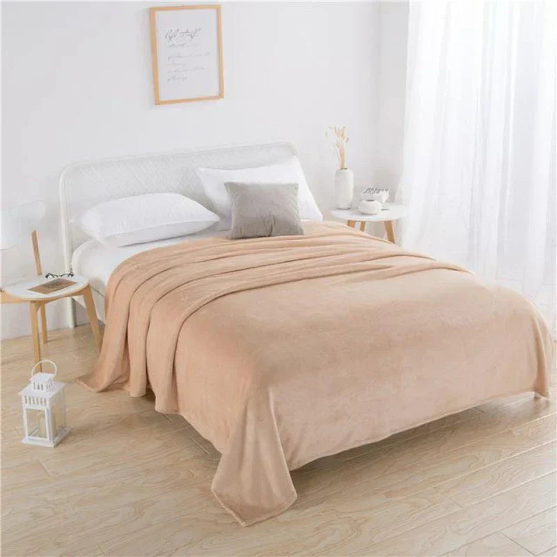 Dekorative Samt-Wohndecke VelvetLux. Die weiche Kuscheldecke verschönert jedes Sofa & schafft Wohlfühlatmosphäre.