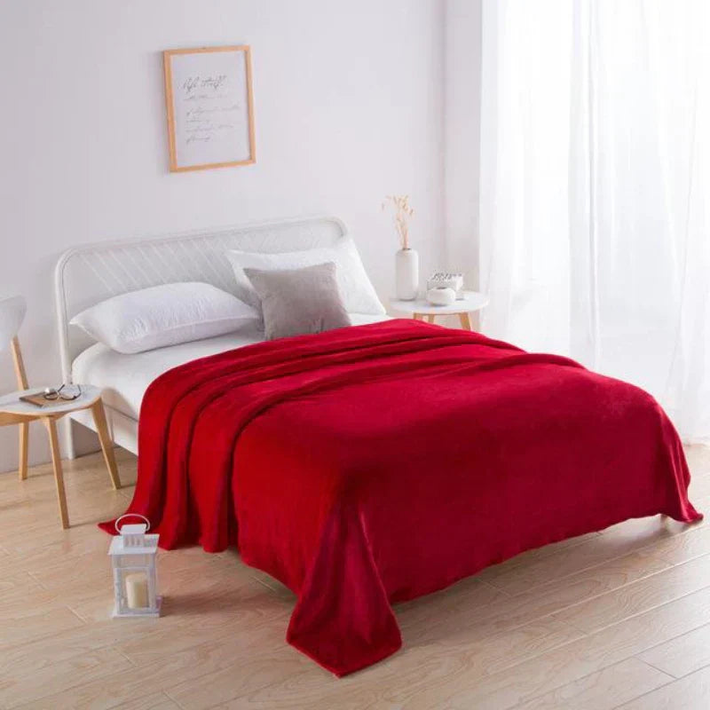 Elegante Samt-Kuscheldecke für das Wohnzimmer. Verleiht jedem Sofa eine stilvolle Gemütlichkeit.
