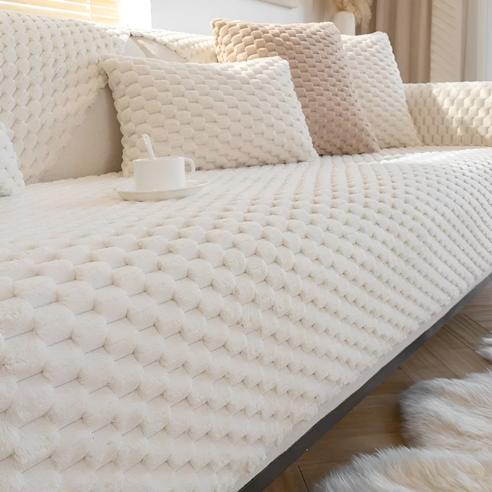 Gemütlicher Samt-Couchbezug für ein elegantes Wohnzimmer. Der weiche Velour-Sofabezug bietet luxuriösen Schutz und Stil.
