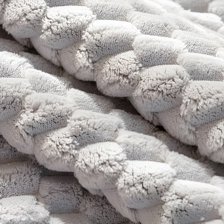 Luxuriöser Samt-Sofabezug für mehr Komfort und Stil. Dieser Velour-Schutzbezug ist die perfekte Sofahusse für Ihr Wohnzimmer.