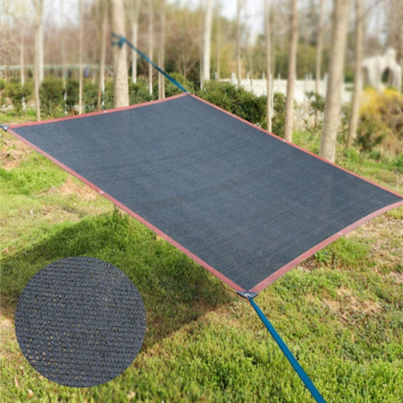 Praktisches Schattiernetz für den Aussenbereich, bietet effektiven UV-Schutz und angenehmen Schatten.