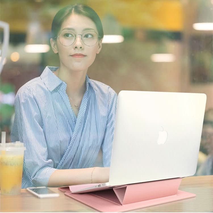 Wasserdichte Laptophülle in modernem Design, hält Ihren Laptop trocken und sicher. Idealer Laptopschutz für unterwegs.