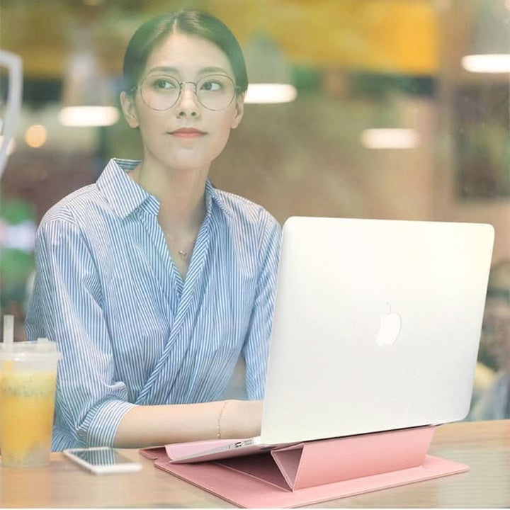 Wasserdichte Laptophülle in modernem Design, hält Ihren Laptop trocken und sicher. Idealer Laptopschutz für unterwegs.