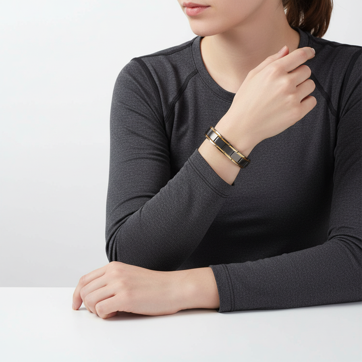 Robustes Herrenarmband aus Edelstahl, magnetisch; Eleganz & Energie für den modernen Mann.