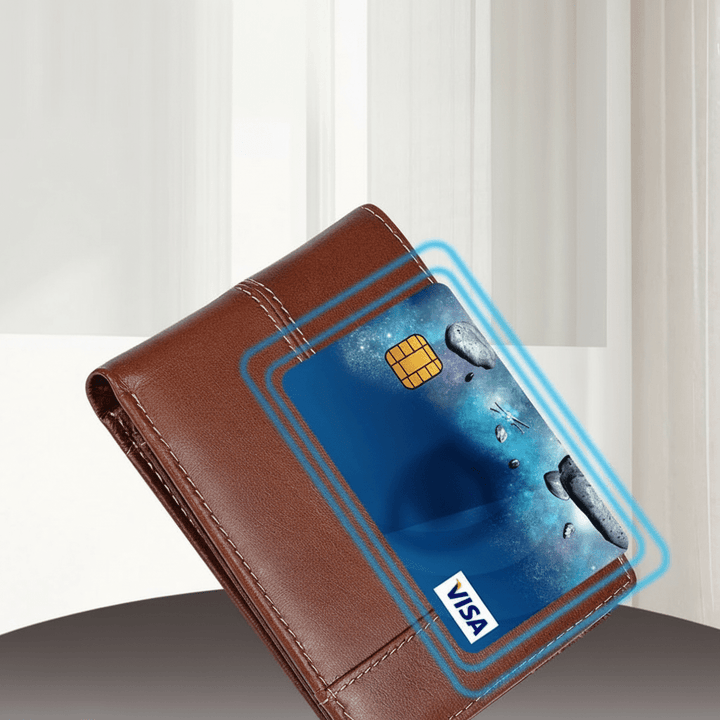 Kompakte Herren Geldbörse aus Echtleder, schlankes Design mit RFID-Schutz, perfekt für die Hosentasche.