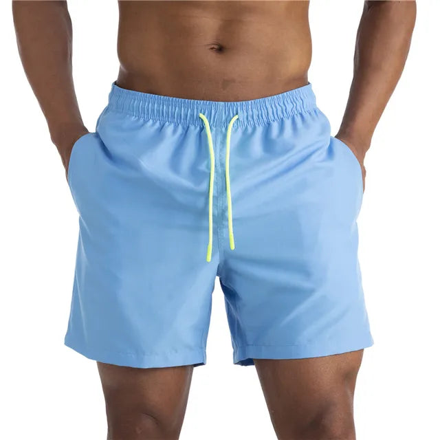 Leichte, schnelltrocknende Herren Badehose für den Sommer. Stylisch und komfortabel für Schwimmen und Strandaktivitäten.