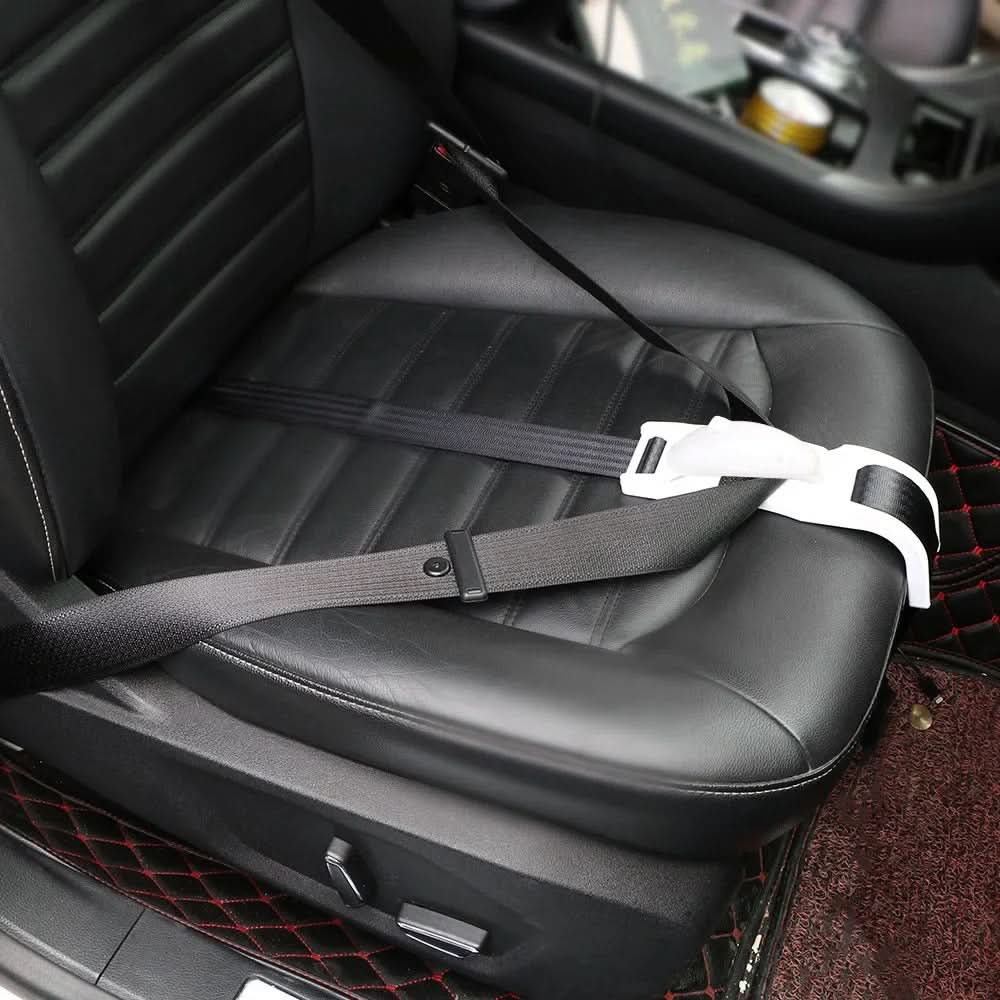 Komfortabler Schwangerschaftsgurt-Adapter für Auto, sichert Mutter & Babybauch während der Fahrt zuverlässig.