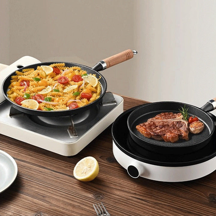 Ihre neue Antihaft Gusseisenpfanne. Robustes Kochgeschirr für langlebiges Kochen. Gleichmäßige Hitzeverteilung, schwarz.