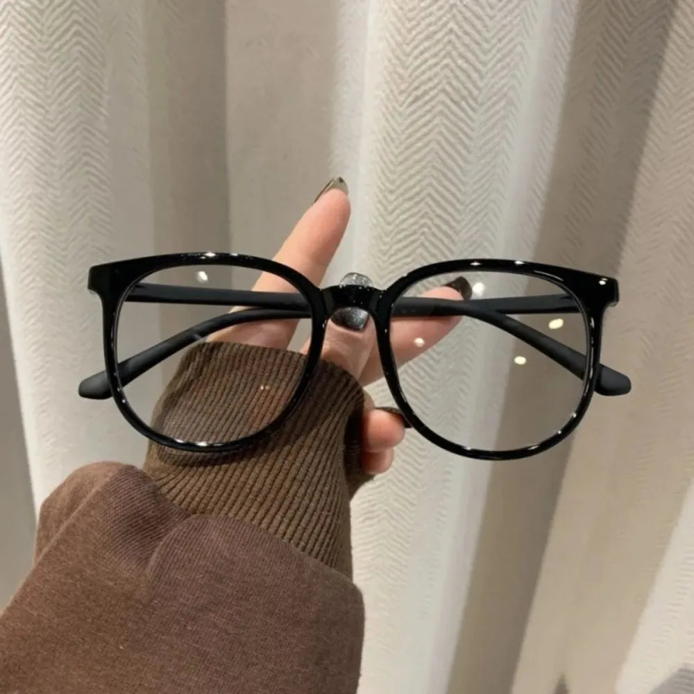 Moderne Blaulichtfilter Brille in Schwarz, Antireflex & UV400. Ideal für Büro, Homeoffice & Gaming gegen Augenermüdung.
