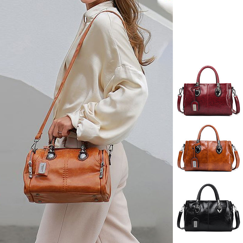 Rote Damen Boston Umhängetasche aus Ölwachsleder. Weiche, große Leder-Handtasche, ideal für den Alltag.