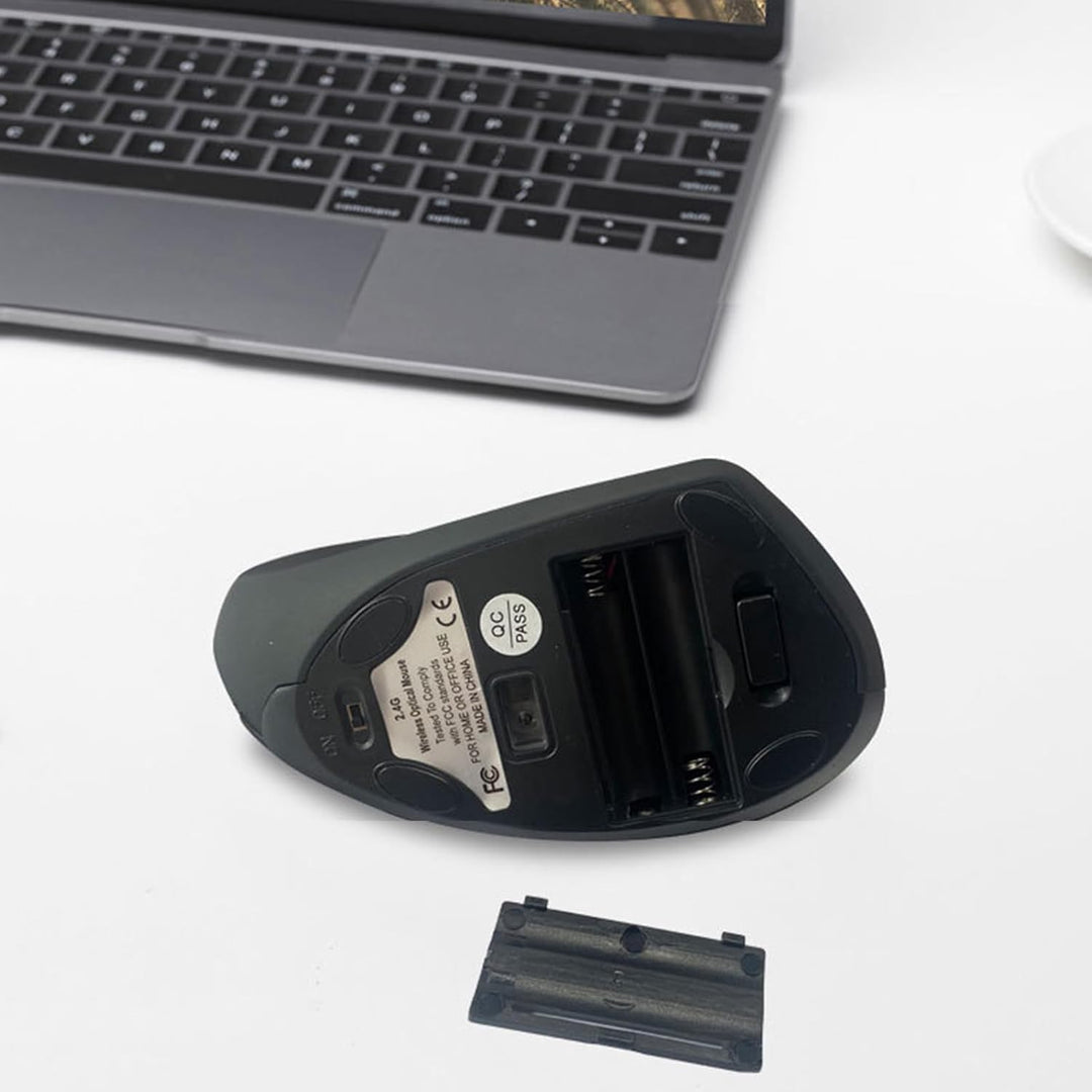 Wiederaufladbare Elvion Wireless Maus: vertikal, ergonomisch und leise für entspanntes Arbeiten.