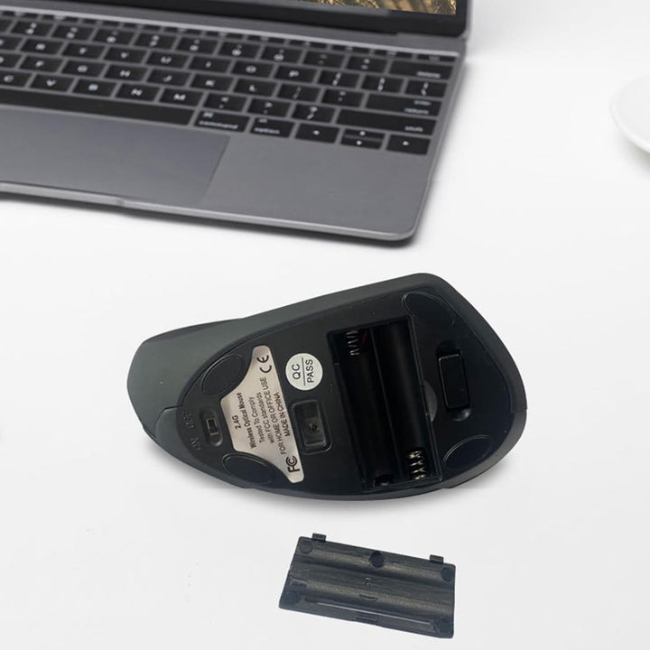 Wiederaufladbare Elvion Wireless Maus: vertikal, ergonomisch und leise für entspanntes Arbeiten.