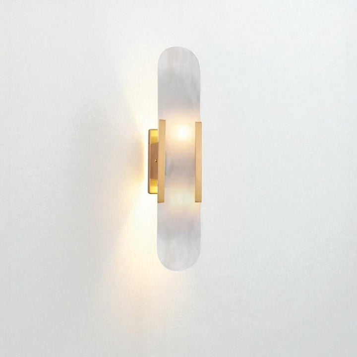 Luxuriöse LED-Wandlampe Schwarz-Gold, elegantes Metall für moderne Innenbeleuchtung.
