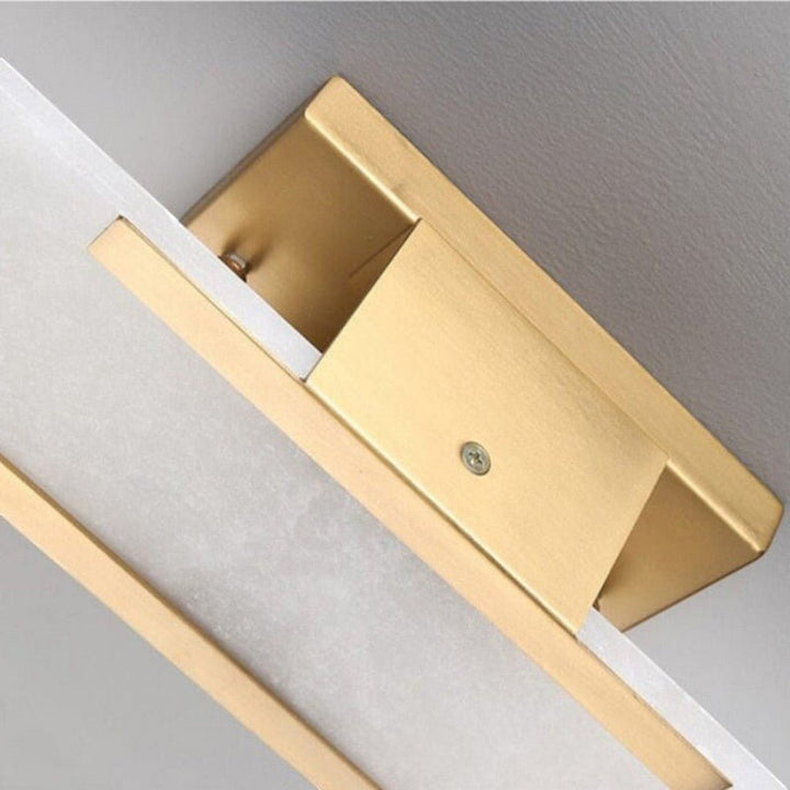 Elegante schwarze LED-Wandlampe mit Gold, luxuriöse Innenbeleuchtung für Wohndekor.