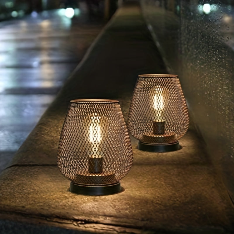 Vielseitige schwarze Tischlampen, 2er-Set, Metallgitter, für gemütliche Abende drinnen und draußen.