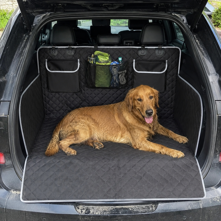 Universelle Hundematte/Autoschutzdecke für Kofferraum, schützt Ihr Auto beim Hundetransport vor Schmutz & Kratzern.