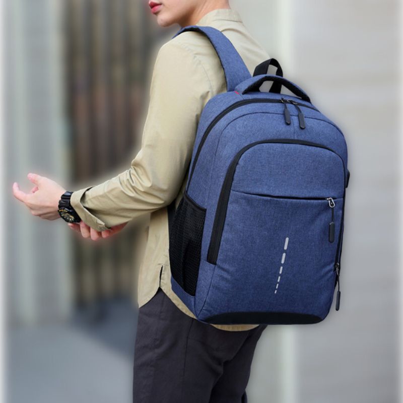 Blauer wasserdichter Herren Reiserucksack. Ultraleicht & robust für Outdoor-Abenteuer oder den täglichen Gebrauch.