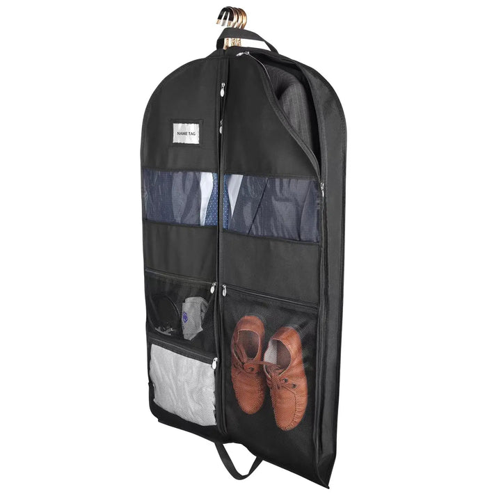 Großer, schwarzer Kleidersack (109 cm) zum Hängen. Bietet Staub- & Mottenschutz für Anzüge, Kleider & Hemden Zuhause.