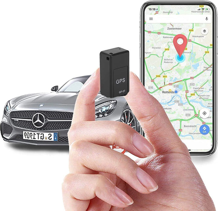 Schwarzer magnetischer Mini GPS Tracker für weltweite Echtzeit-Ortung. Ideal für Fahrzeugortung.