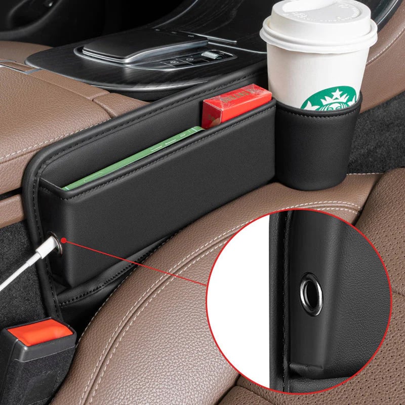 Beiger universeller Leder Auto Organizer; robustes Autozubehör für schnellen Zugriff & Ordnung.