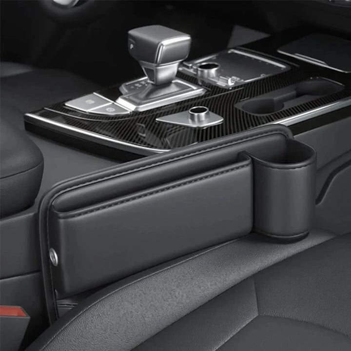 Schwarzer Autositz Organizer aus Leder; universelles Autozubehör für Fahrersitz, extra Stauraum.