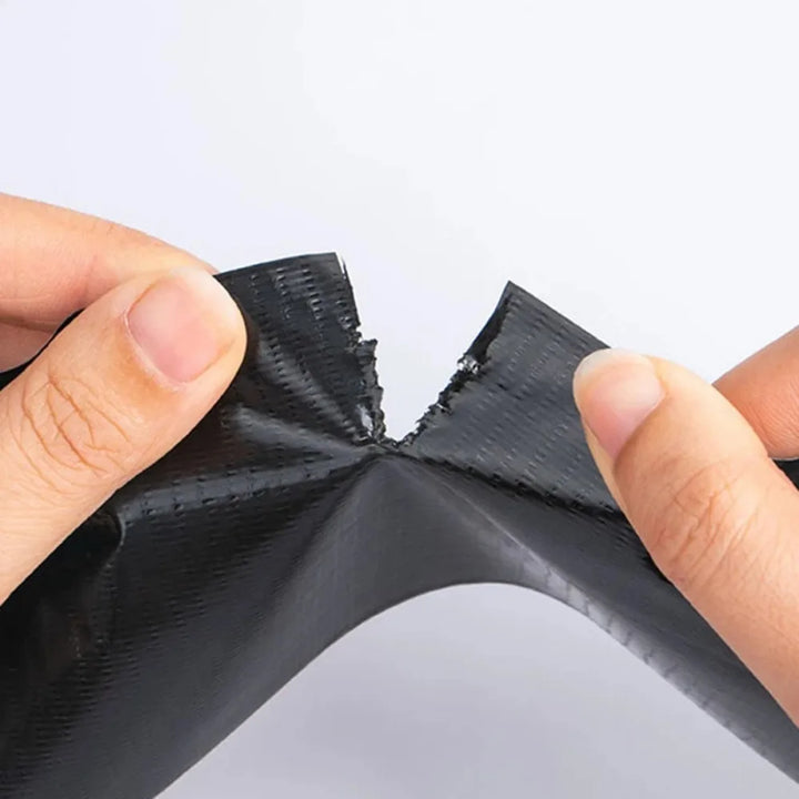 Wasserdichtes, zuschneidbares Leder Reparaturset in Schwarz für die einfache Reparatur von Autositzen.