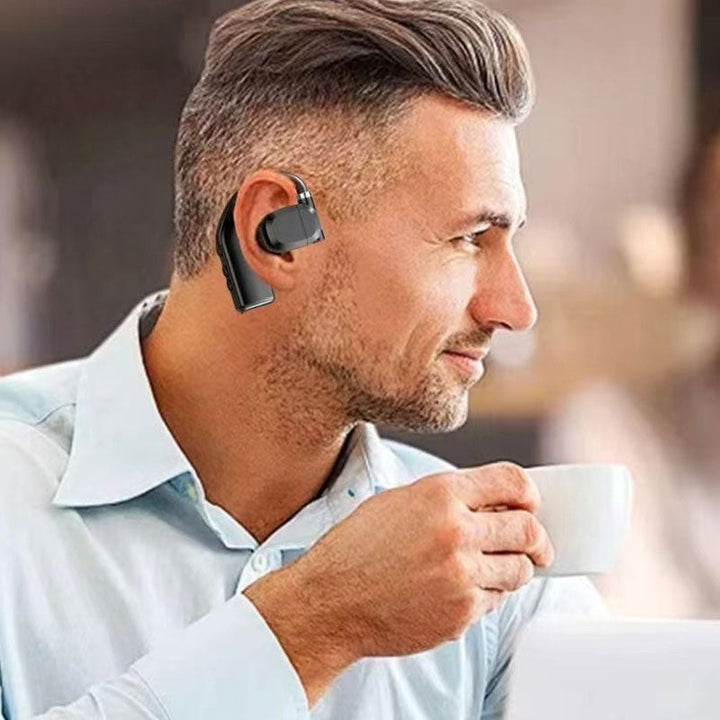 Schwarzes Business Headset mit Geräuschunterdrückung für konzentriertes Arbeiten im Büro.
