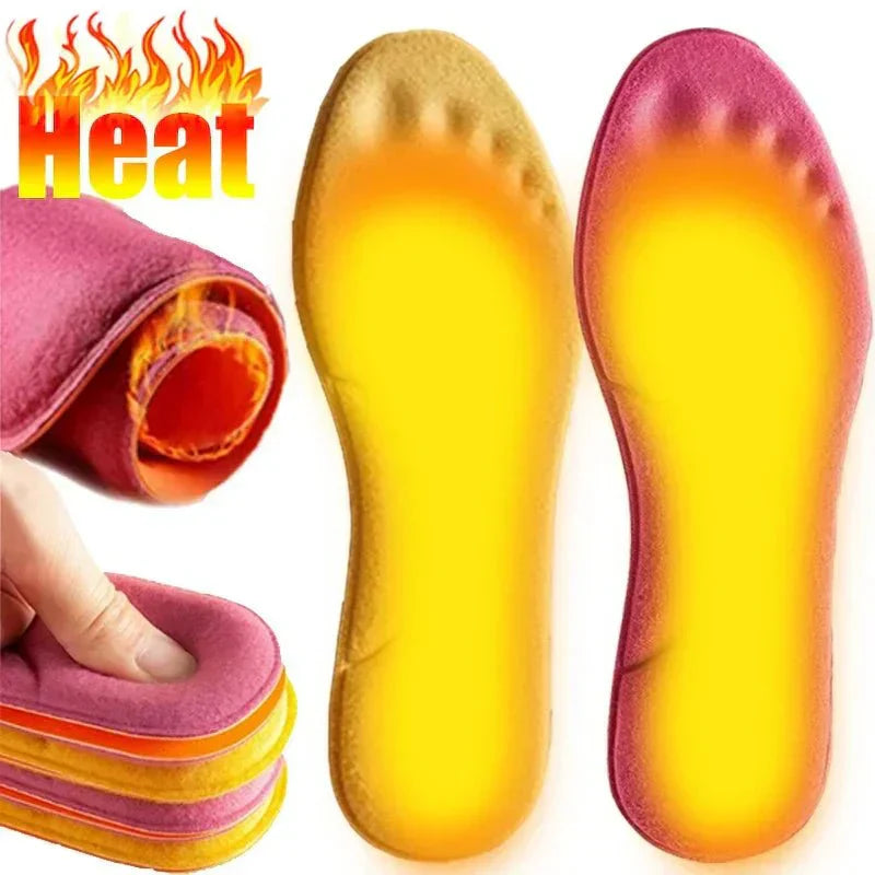 Selbstwärmende Thermoeinlegesohlen für Winter, unisex, bieten Füßen Komfort und Wärme.
