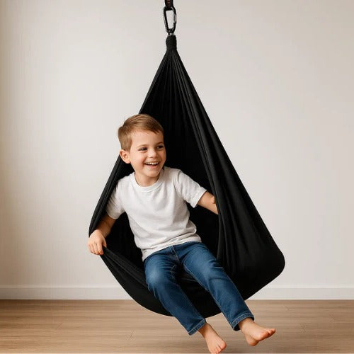 SensoNest Cocoon-Schaukel aus weichem Stoff; ideal zur Tiefendruck-Stimulation & Beruhigung des Nervensystems.