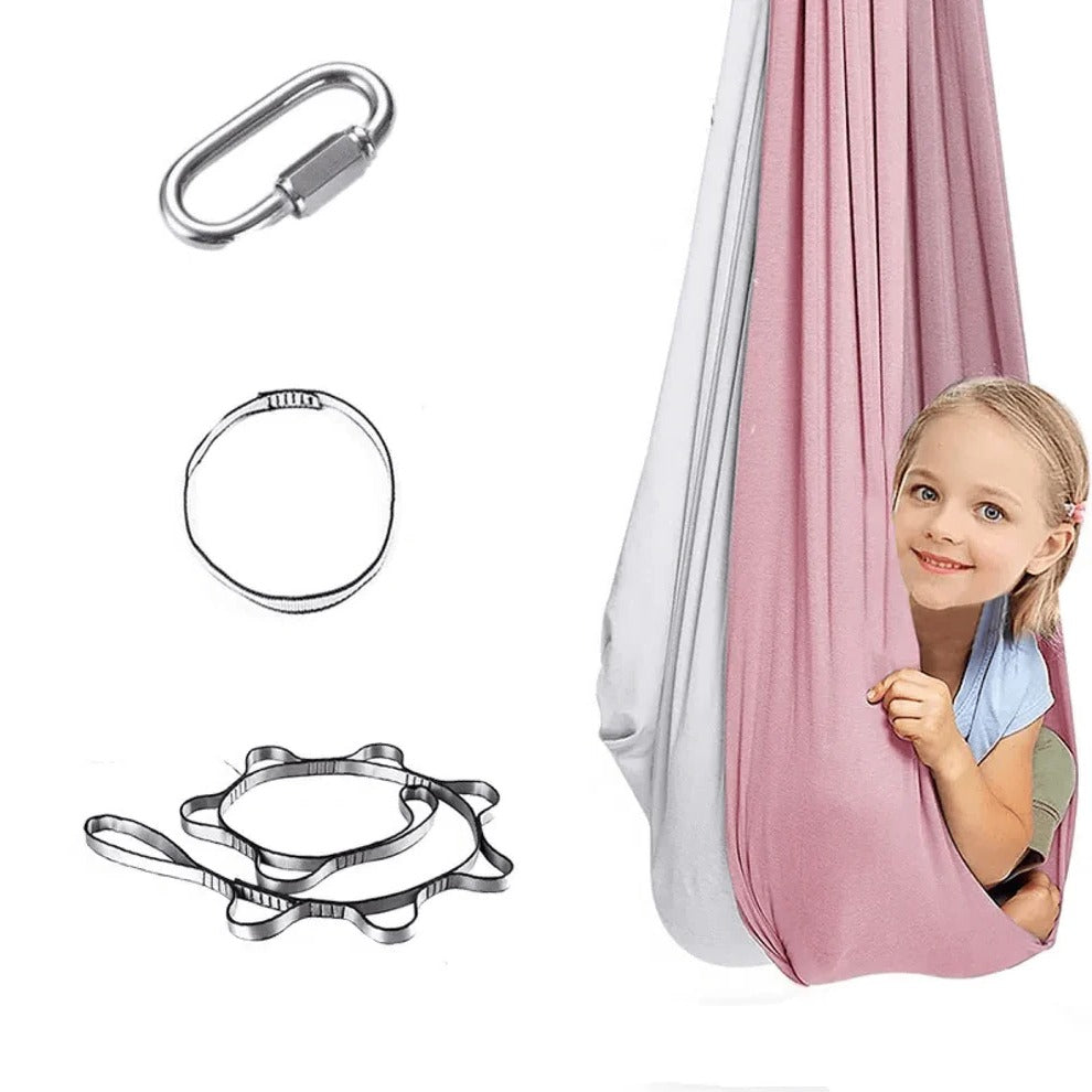 Beruhigende SensoNest Hängeschaukel, unterstützt Kinder mit Autismus & ADHS durch sensorischen Input.