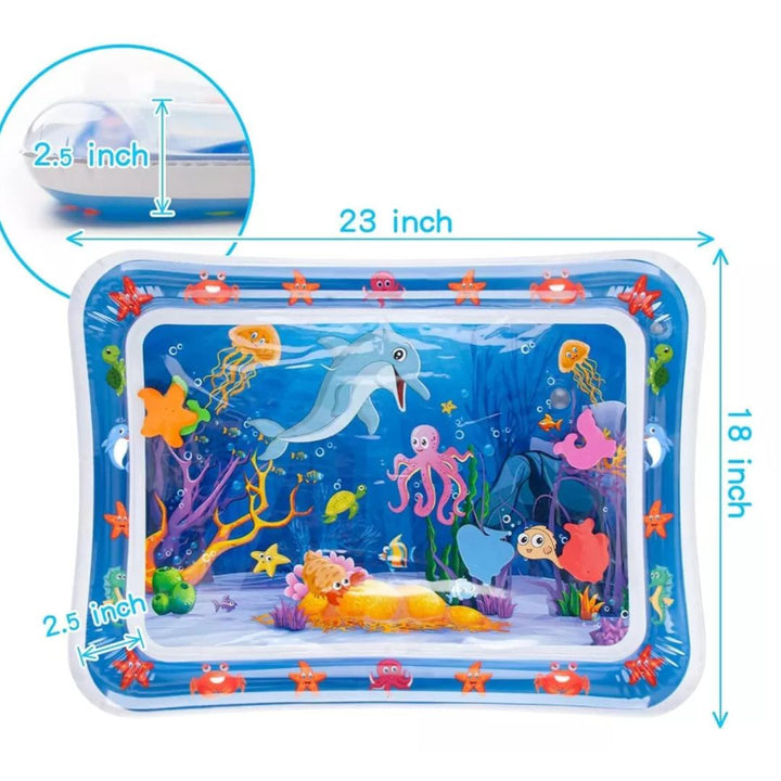 Baby Wasserspielmatte mit Entdeckungsspaß; bunte Unterwasserwelt regt Sinne an. Ideales Babyspielzeug für frühe Entwicklung.