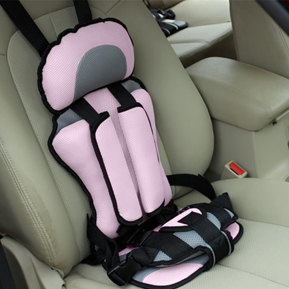 ISOFIX-Befestigung am Kindersitz, für einfache und sichere Installation im Familienauto.