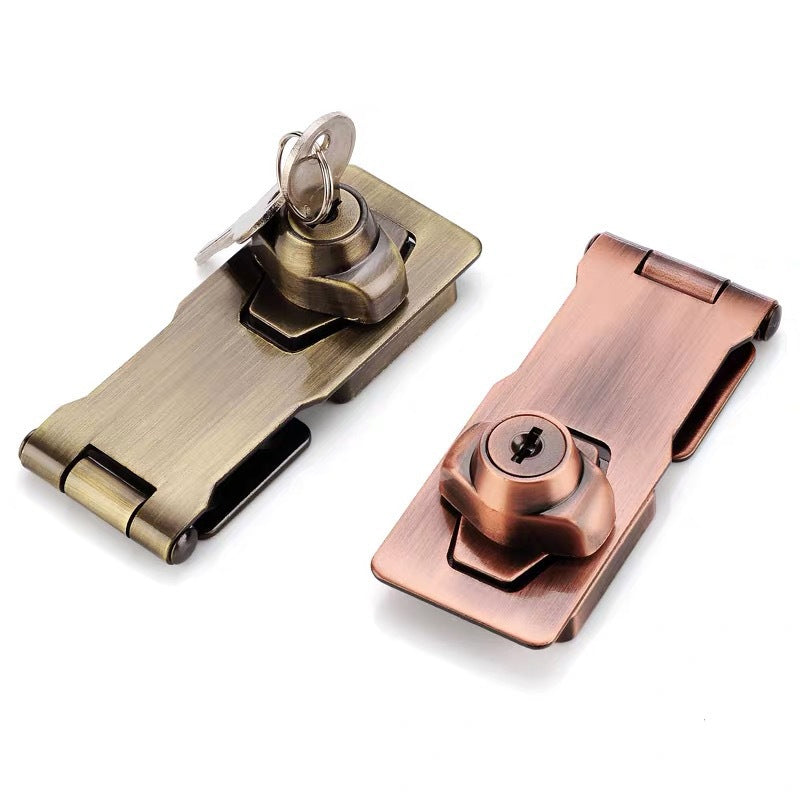 Schranktür gesichert: Schlüsselschloss-Riegel bohrfrei montiert für besseren Diebstahlschutz.