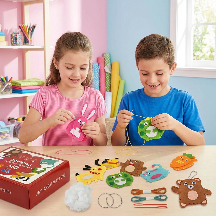 Kinder Nähset aus Filz zum Basteln von Tierfiguren. Ideal für kreative DIY Projekte & Feinmotorik.
