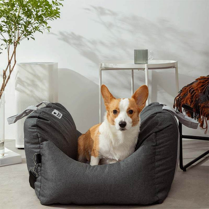 Atmungsaktives Hunde-Autositzbett mit stabilen Seiten für mehr Sicherheit & Schutz.
