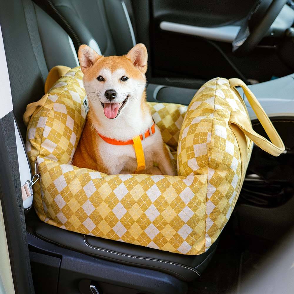 Das perfekte Hundebett für das Auto: Sicher, komfortabel, waschbar & einfach zu handhaben.