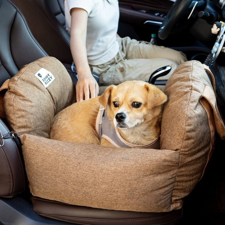 Der beste Freund des Menschen reist sicher: Hunde-Autositzbett für unvergessliche Touren.