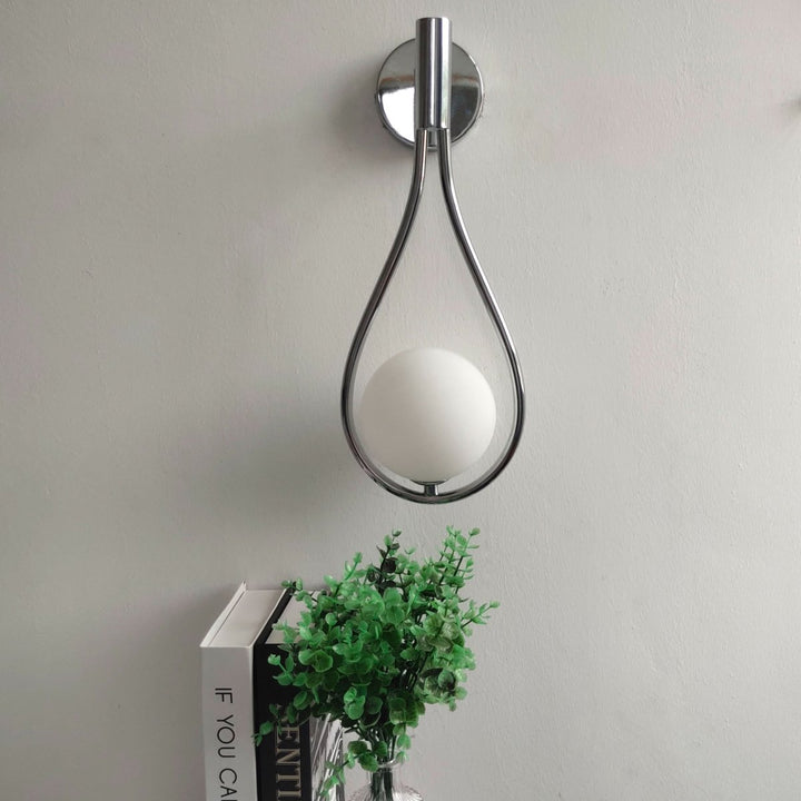 Elegante SKANDILUX LED-Wandleuchte, nordisch-moderne Innenbeleuchtung und Designlampe.