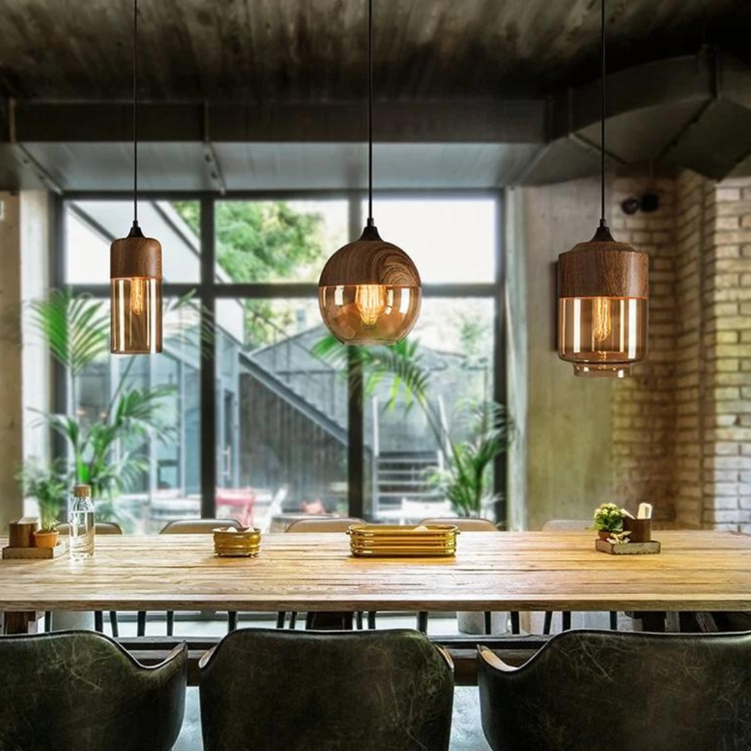 Designlampe NordLuna aus Holz & Glas, skandinavisch, vielseitig einsetzbar in Wohn-, Ess- & Schlafzimmer.