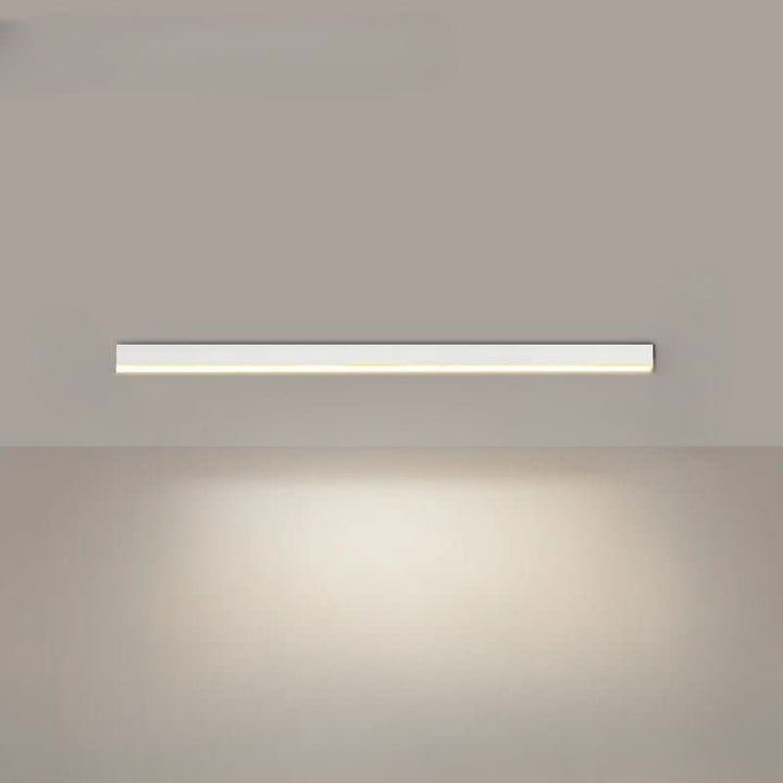 Dimmbare skandinavische LED-Deckenlampe aus Aluminium & Acryl, energieeffizient & modern.