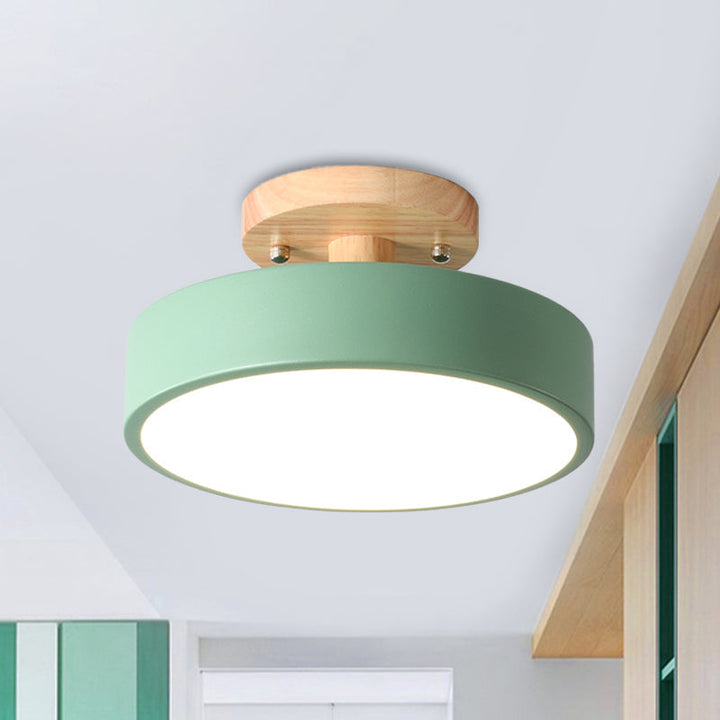 Skandinavische LED-Deckenleuchte in Trommelform für Flur & Eingang. Modernes Design, energieeffizient.