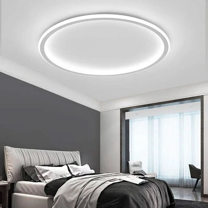 Moderne runde LED-Flurlampe im skandinavischen Stil, dimmbar. Minimalistische Deckenleuchte aus Metall für helles Licht.