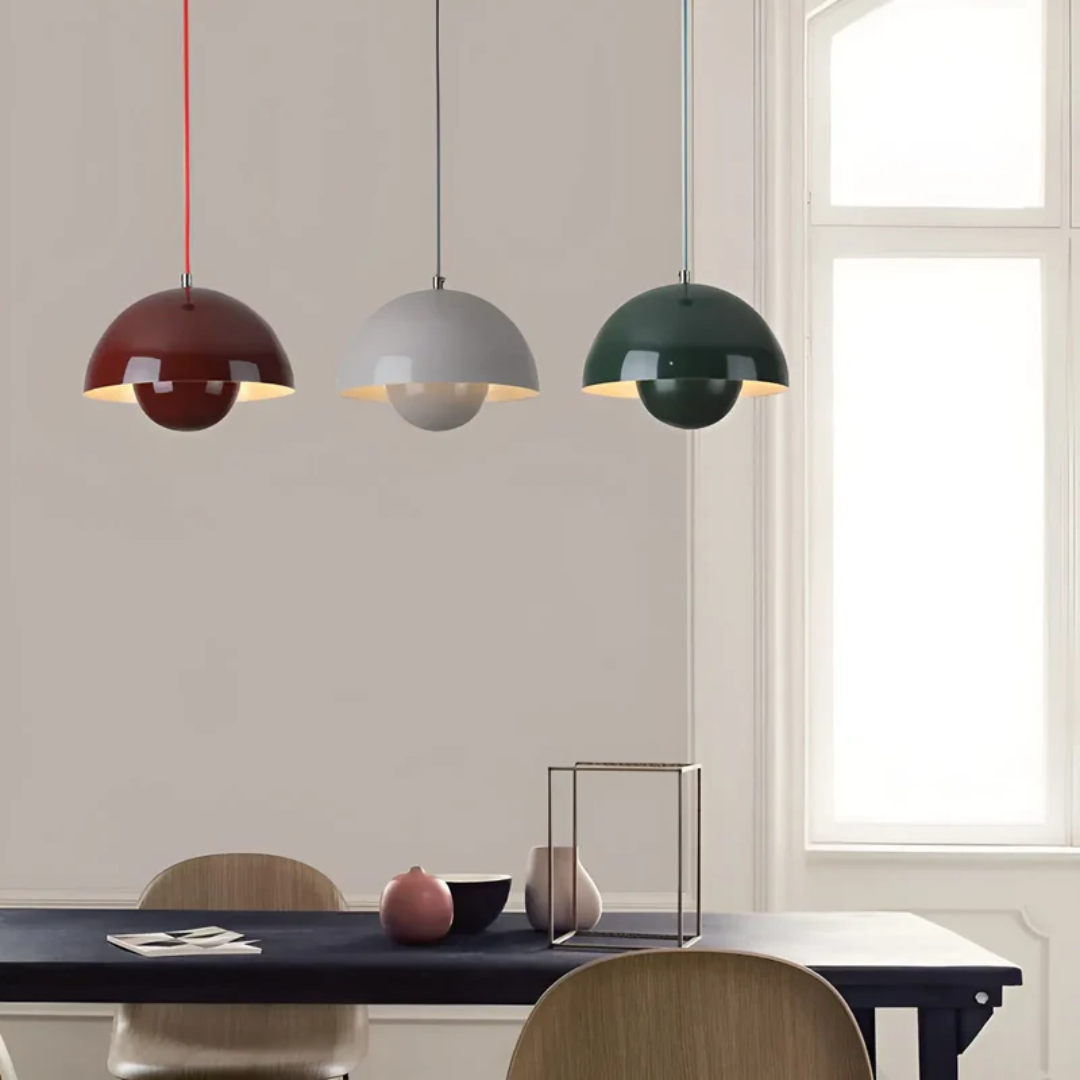 Skandinavische LED-Hängeleuchte, modern & minimalistisch für Wohn- & Esszimmer.