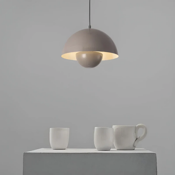 Stilvolle LED-Pendellampe für modernes Zuhause, minimalistisches Design.