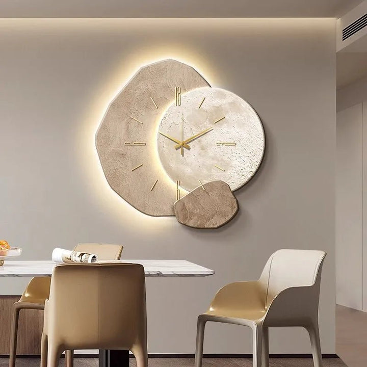 Zeitlose minimalistische Wanduhr aus Holz & Metall, geräuschloses Uhrwerk, Wohndeko.