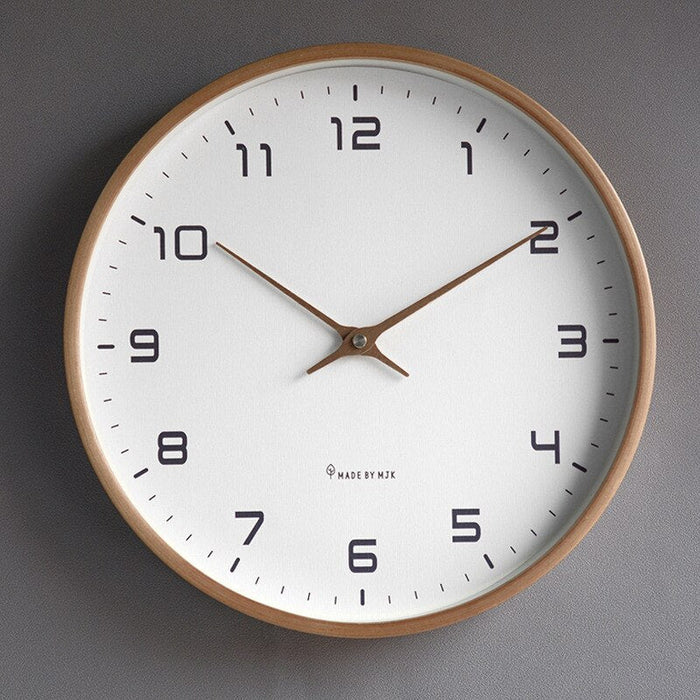 Zeitlose Wanduhr im nordischen Stil, ideal für jeden Raum. Stilvolle Dekoration und praktische Uhr für Ihr Zuhause.